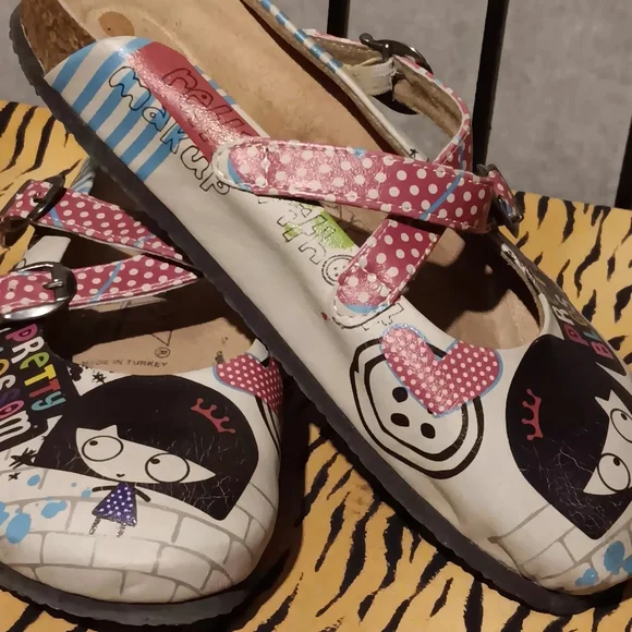 Goby Clogs - Picture 3 of 11